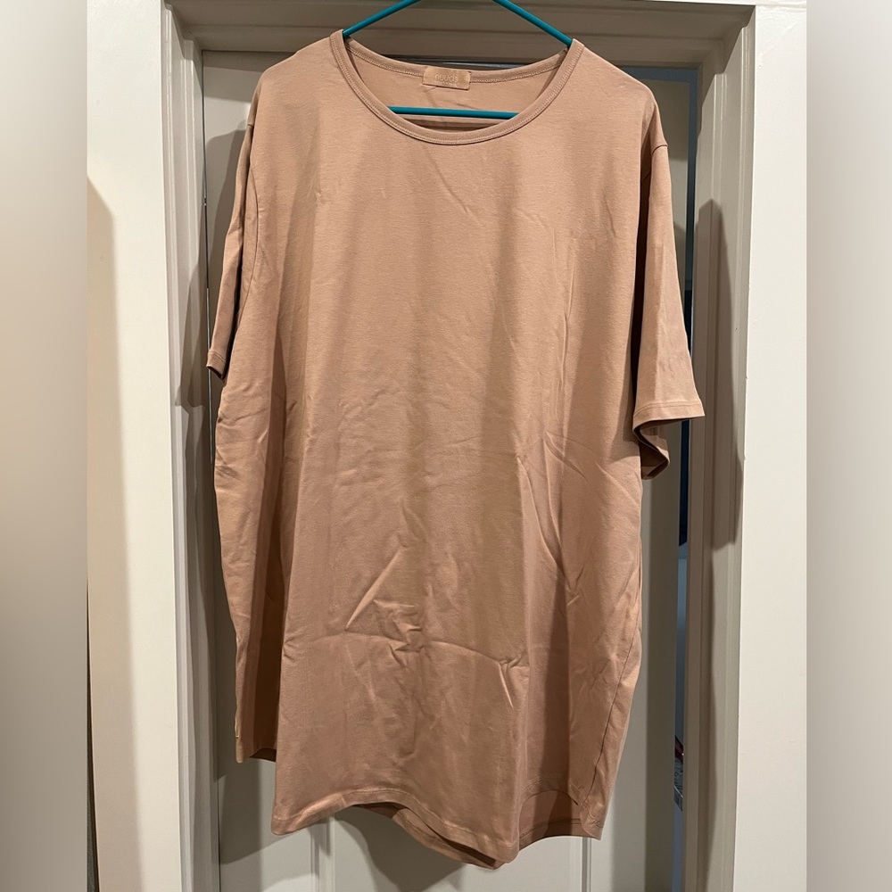 XXXL Nuuds Sand men’s short sleeve curved hem t-shirt